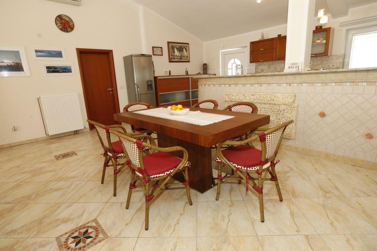 Apartment Bojan With Terrace And Sea View Baška Exterior foto