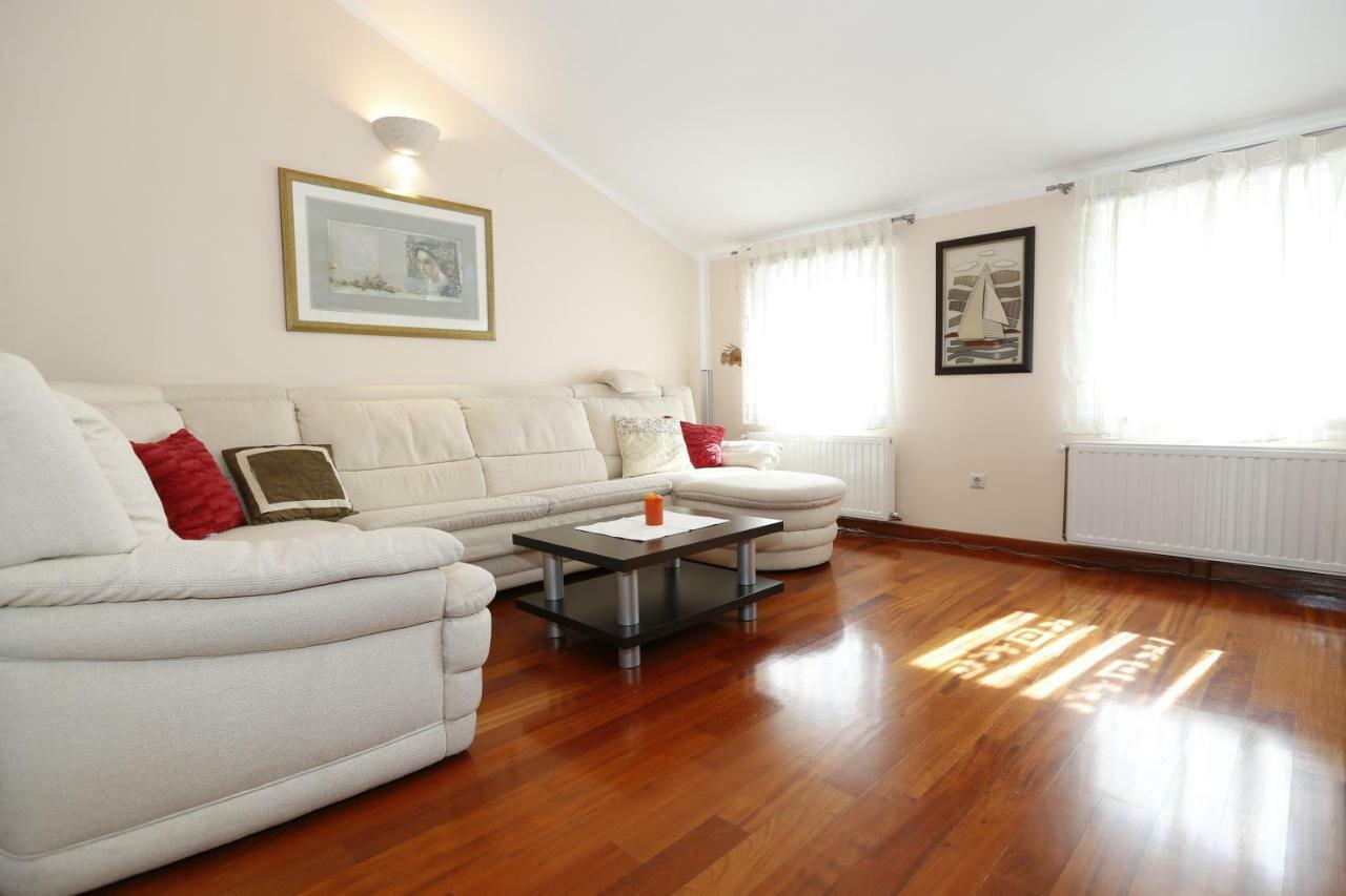Apartment Bojan With Terrace And Sea View Baška Exterior foto