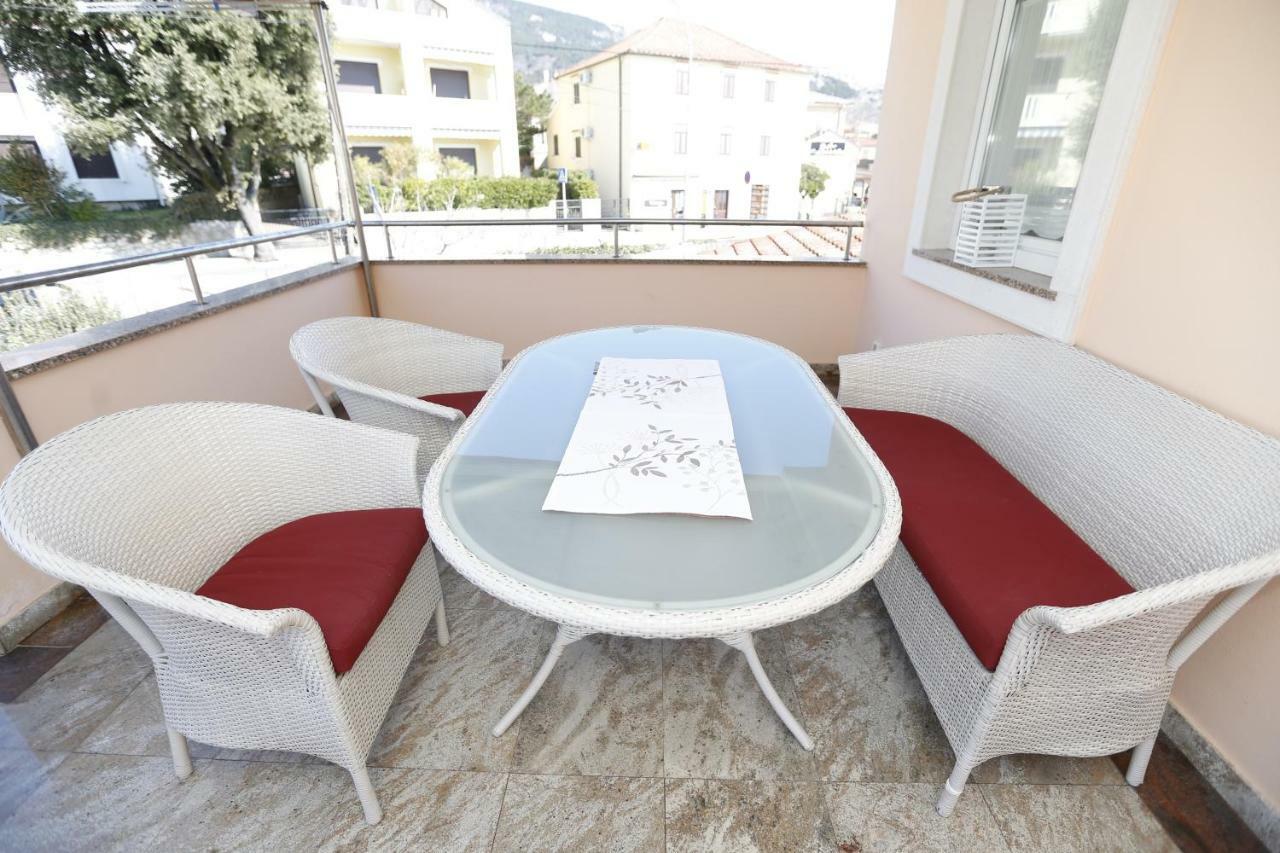 Apartment Bojan With Terrace And Sea View Baška Exterior foto