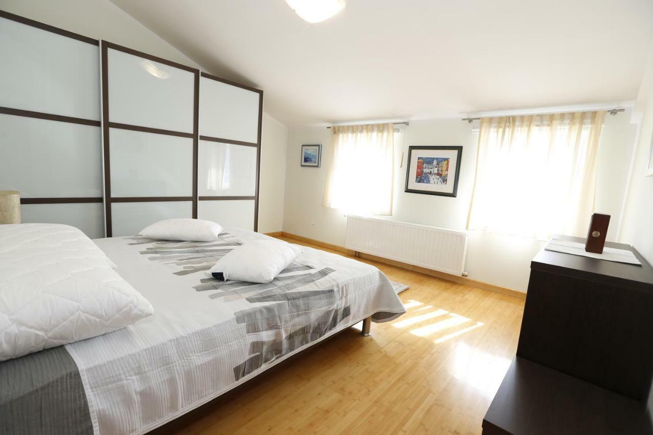 Apartment Bojan With Terrace And Sea View Baška Exterior foto